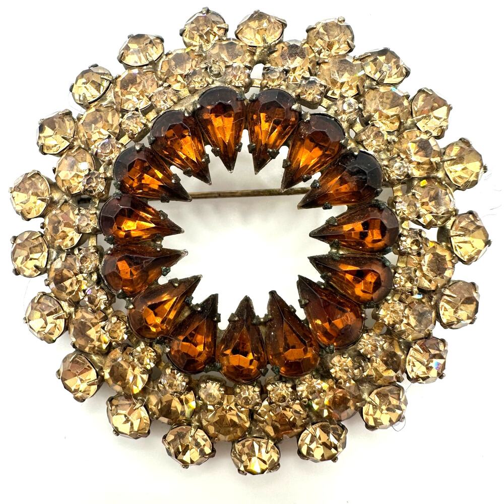 Vintage gold tone amber topaz glass rhinestones round circular wreath brooch
